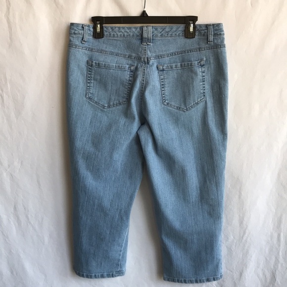 Style & Co. blue denim capris, size 12 - Picture 5 of 10